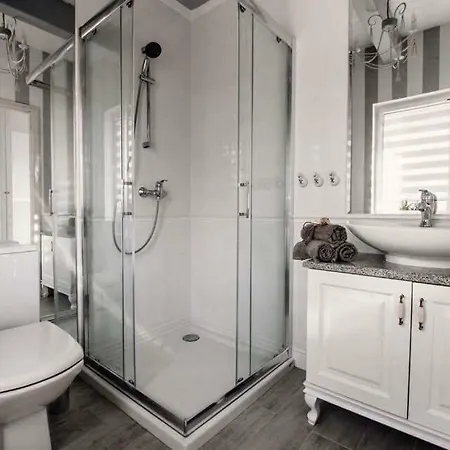 Nadmorski Zaulek Jastrzębia Góra