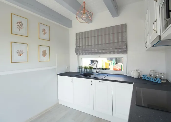 Nadmorski Zaulek * Jastrzębia Góra